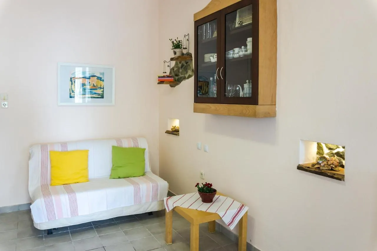 Irene Seafront Apartment Neo Epivates
